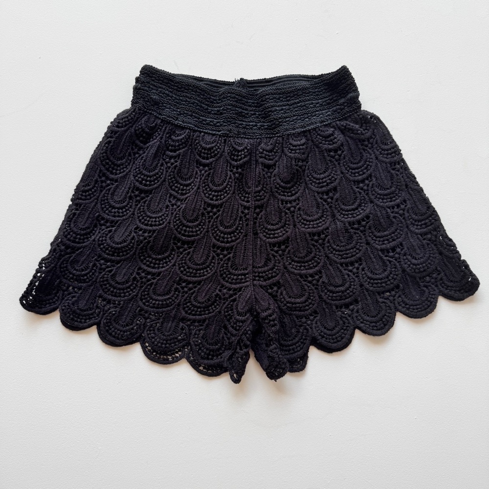 Nabee- Crochet Lace Shorts in Black